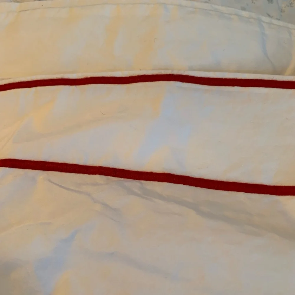 Matouk Red Border King duvet cover